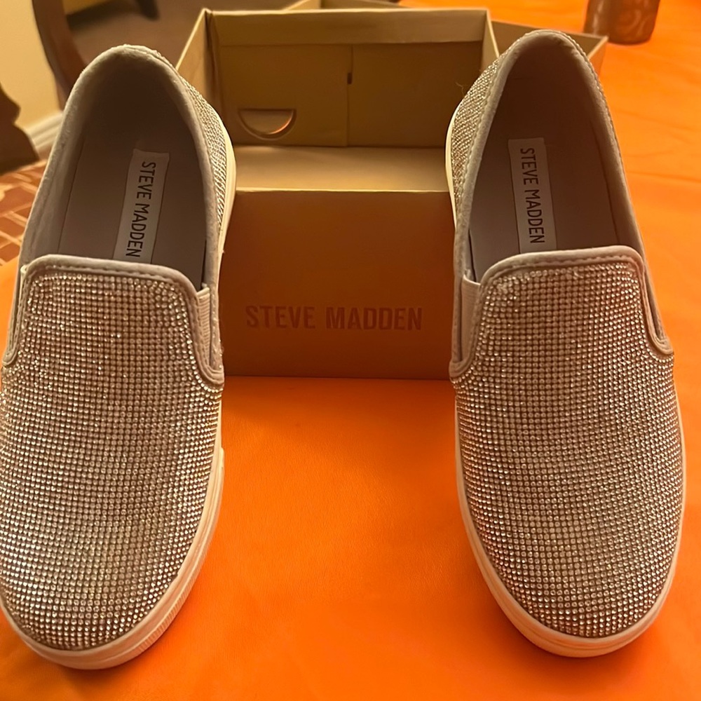 Steve Madden Coulter-R Silver Rhinestone Shinny Slip-on Shoe US 6.5 Bling